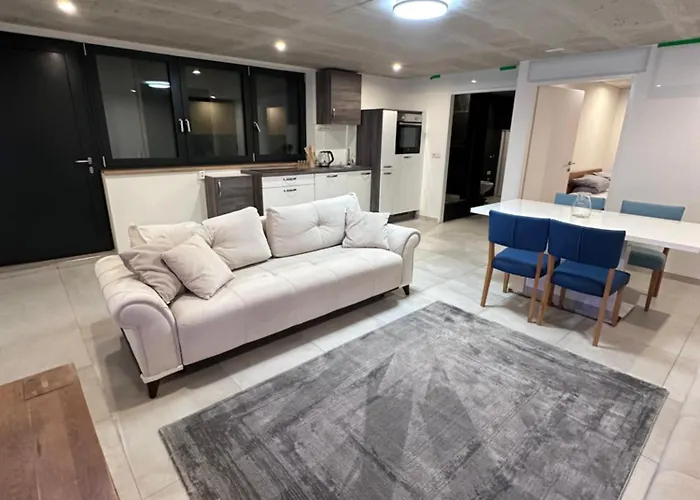 Innsbruck West 公寓 *